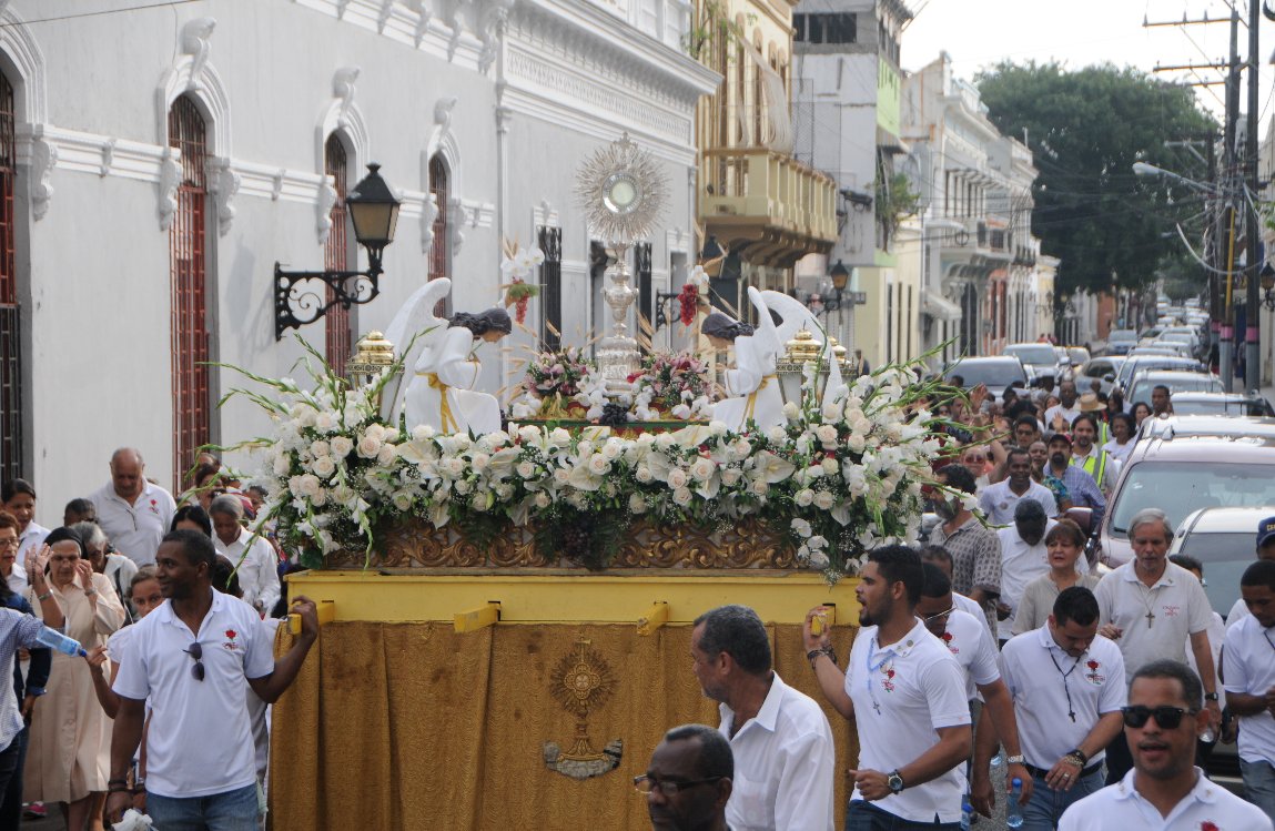 Corpus Christi, ‘festividad con que la Iglesia católica celebra la instituc...
